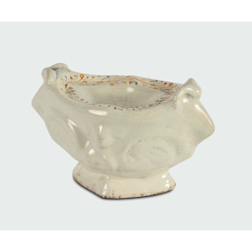 A ‘gran fuoco’ ‘Bianco di Faenza’ tin-glazed earthenware majolica salt cellar